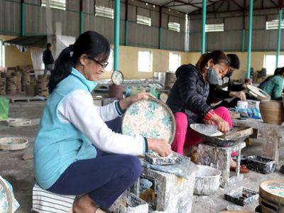 Phát triển làng nghề thủ công mỹ nghệ - Thực trạng và giải pháp